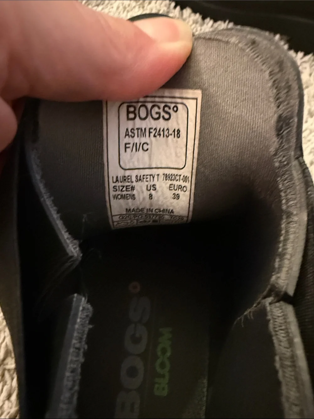 Bogs classic black